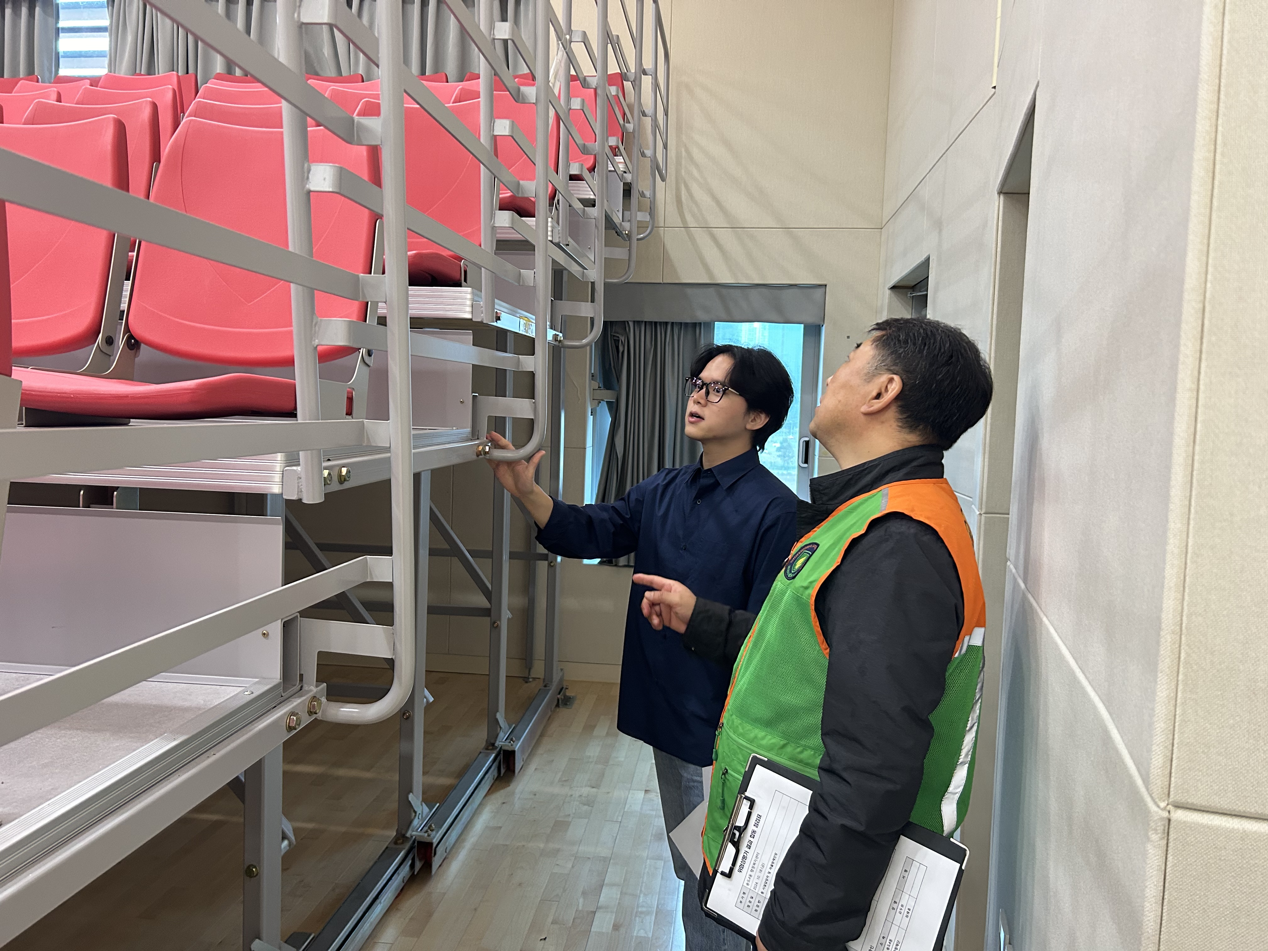 연수구는 동 행정복지센터 15곳의 안전사고 예방을 위해 2024년 위험성평가 조치결과에 대한 민·관 합동점검을 실시했다